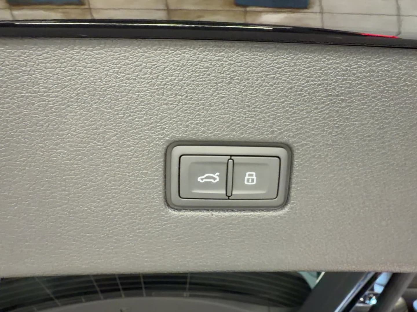 Bild über Audi Q8 SUV 50 TDI quattro tiptronic - für weitere Informationen kontaktieren Sie den Audi Partner