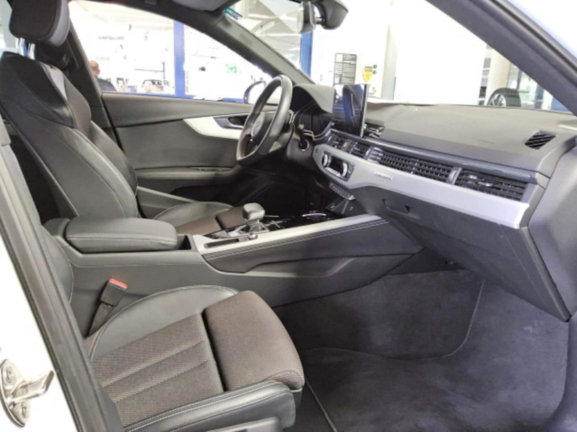 Audi A4 Avant S line