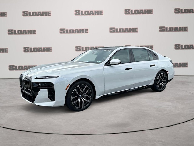 Photo of 2025 BMW 740i