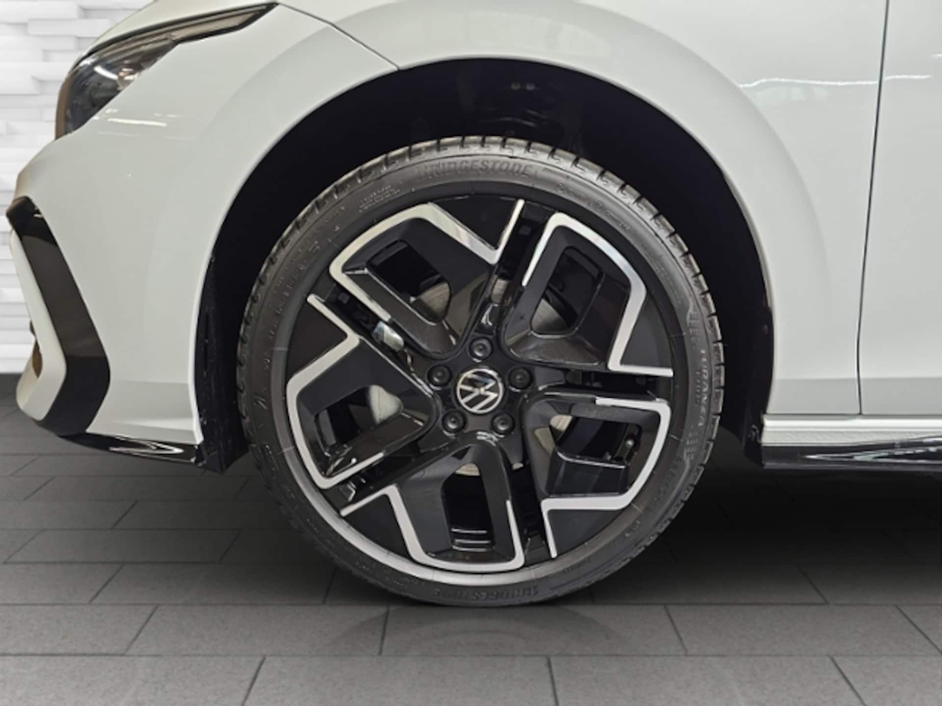 Volkswagen Golf R-Line
