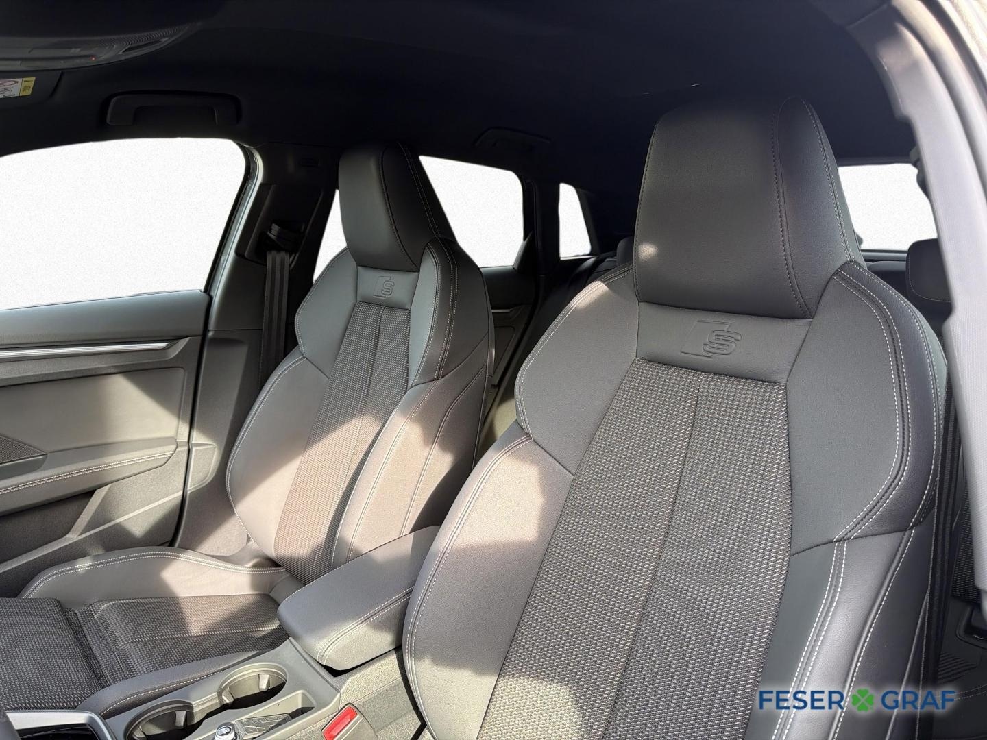 Bild über Audi S3 Sportback TFSI quattro S tronic - für weitere Informationen kontaktieren Sie den Audi Partner