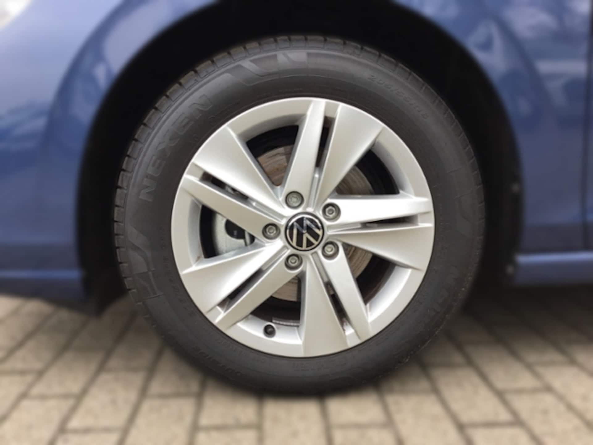 Volkswagen Golf Life