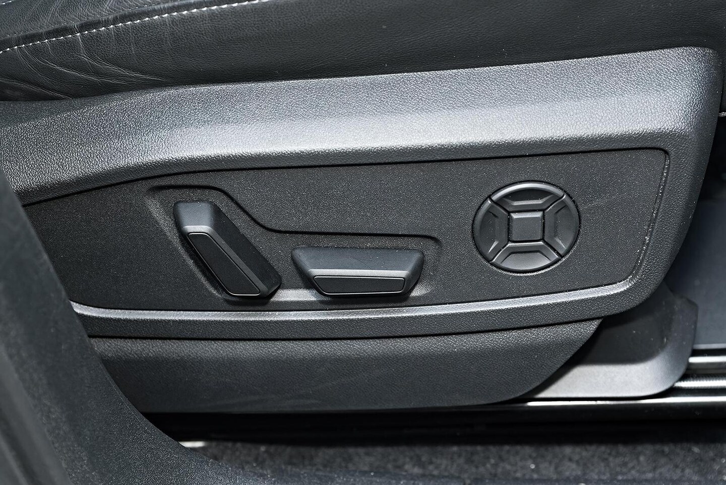 Image about Audi SQ5 SUV TFSI 270 kW edition one
