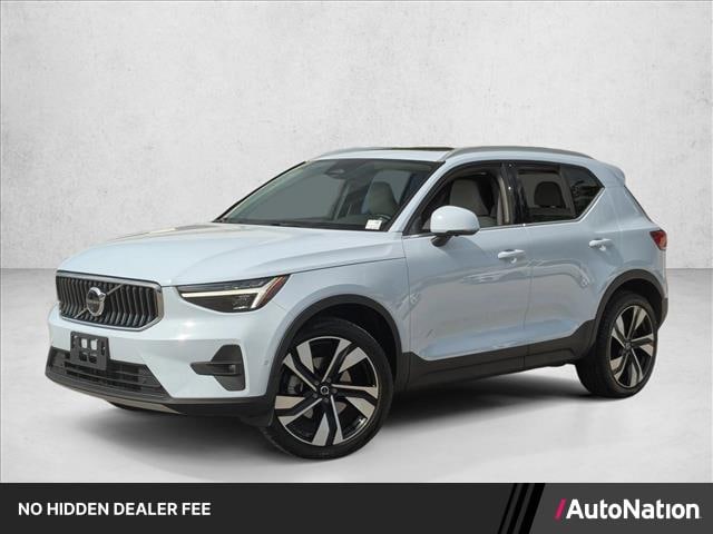 2025 Volvo XC40