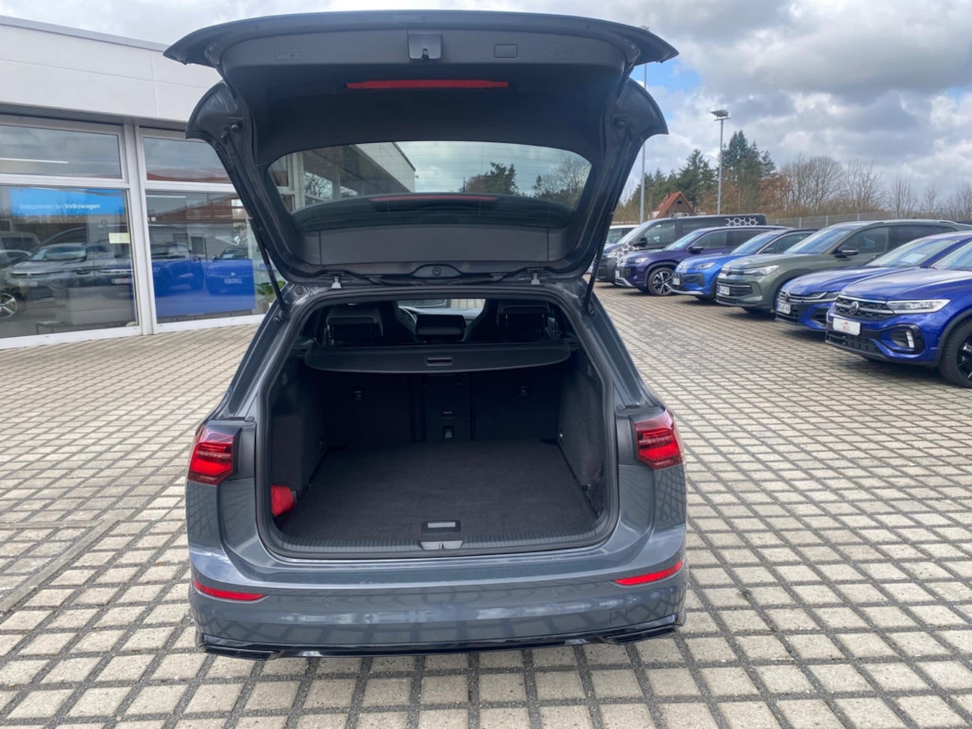 Volkswagen Golf Variant R-Line