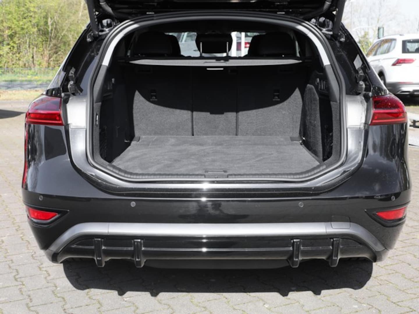 Bild über Audi A6 Avant e-tron e-tron quattro - für weitere Informationen kontaktieren Sie den Audi Partner