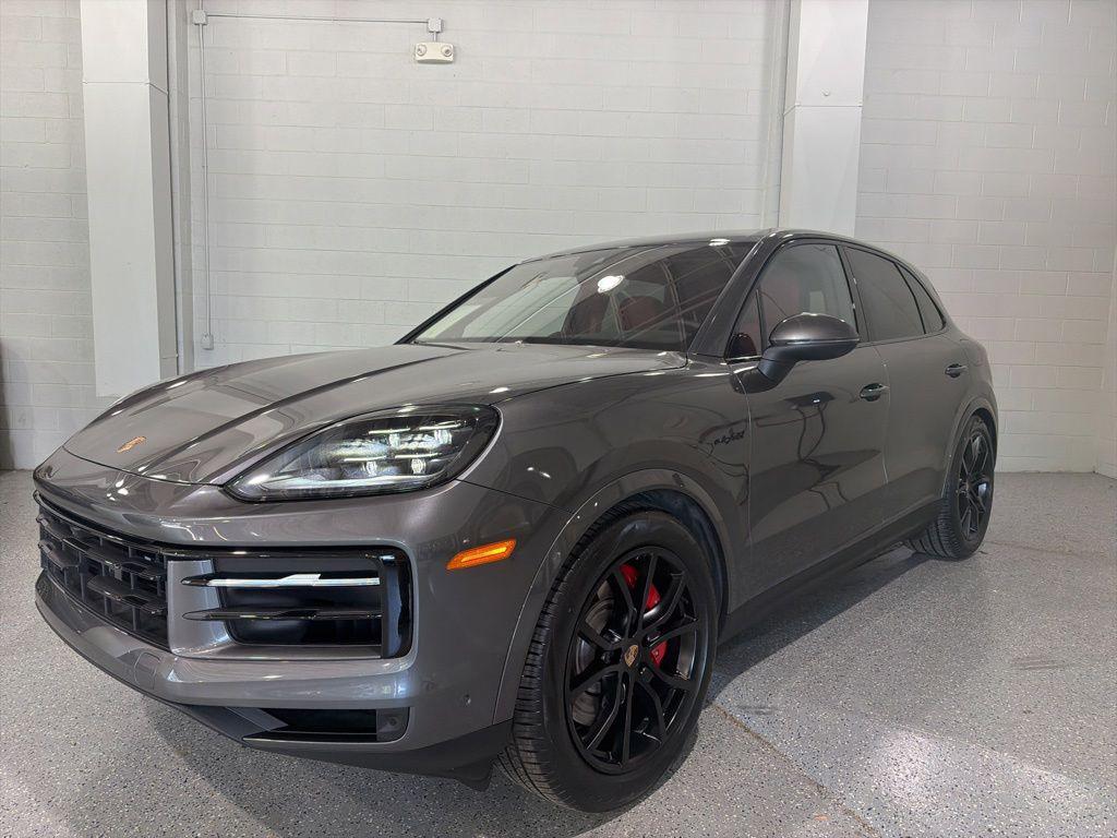 2026 Porsche Cayenne S E-Hybrid's photo