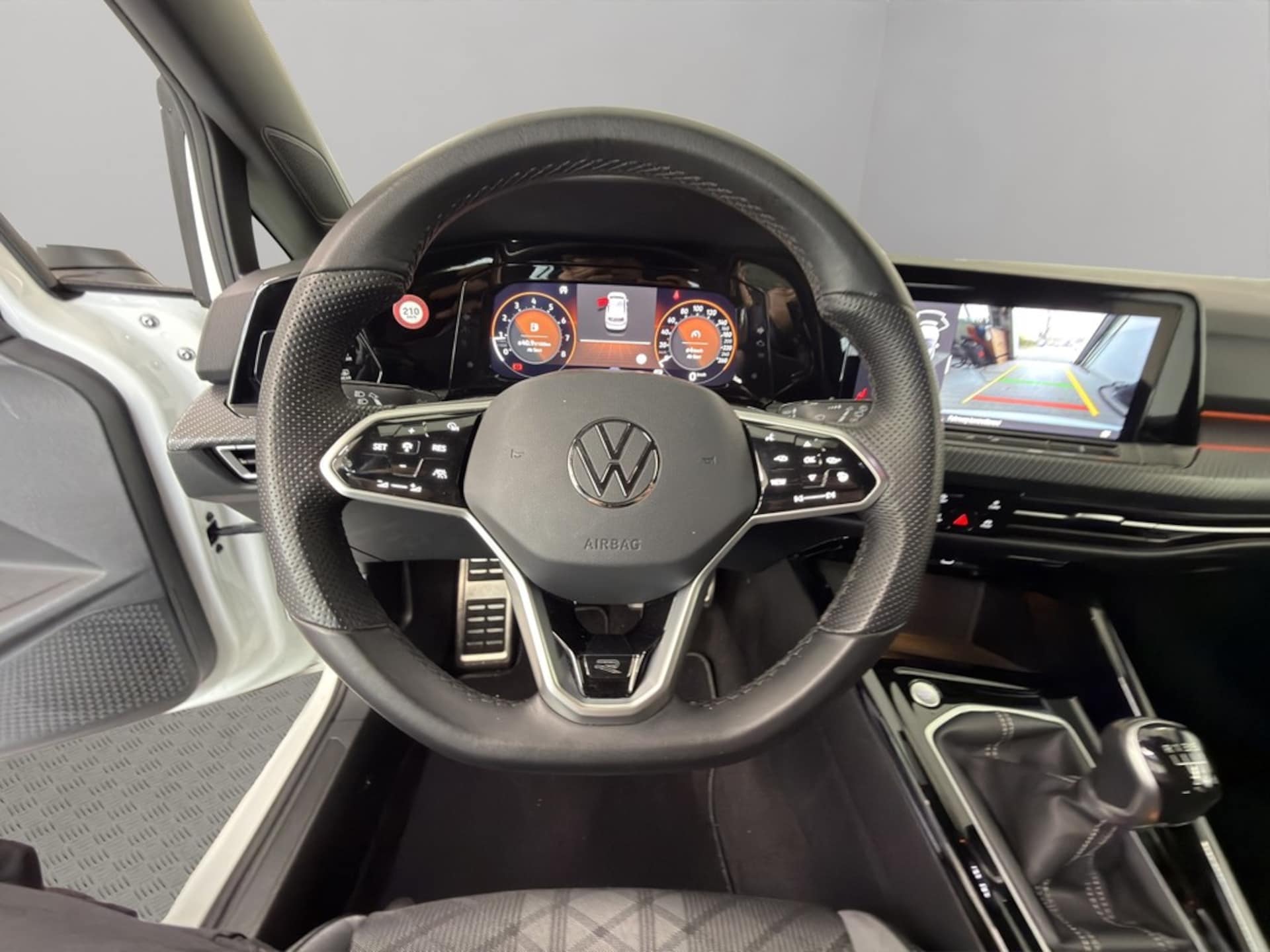 Volkswagen Golf R-Line