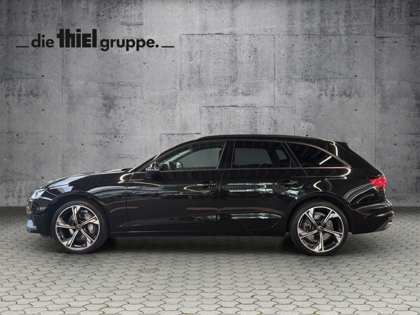 Bild über Audi A4 Avant 40 TFSI quattro S tronic - für weitere Informationen kontaktieren Sie den Audi Partner