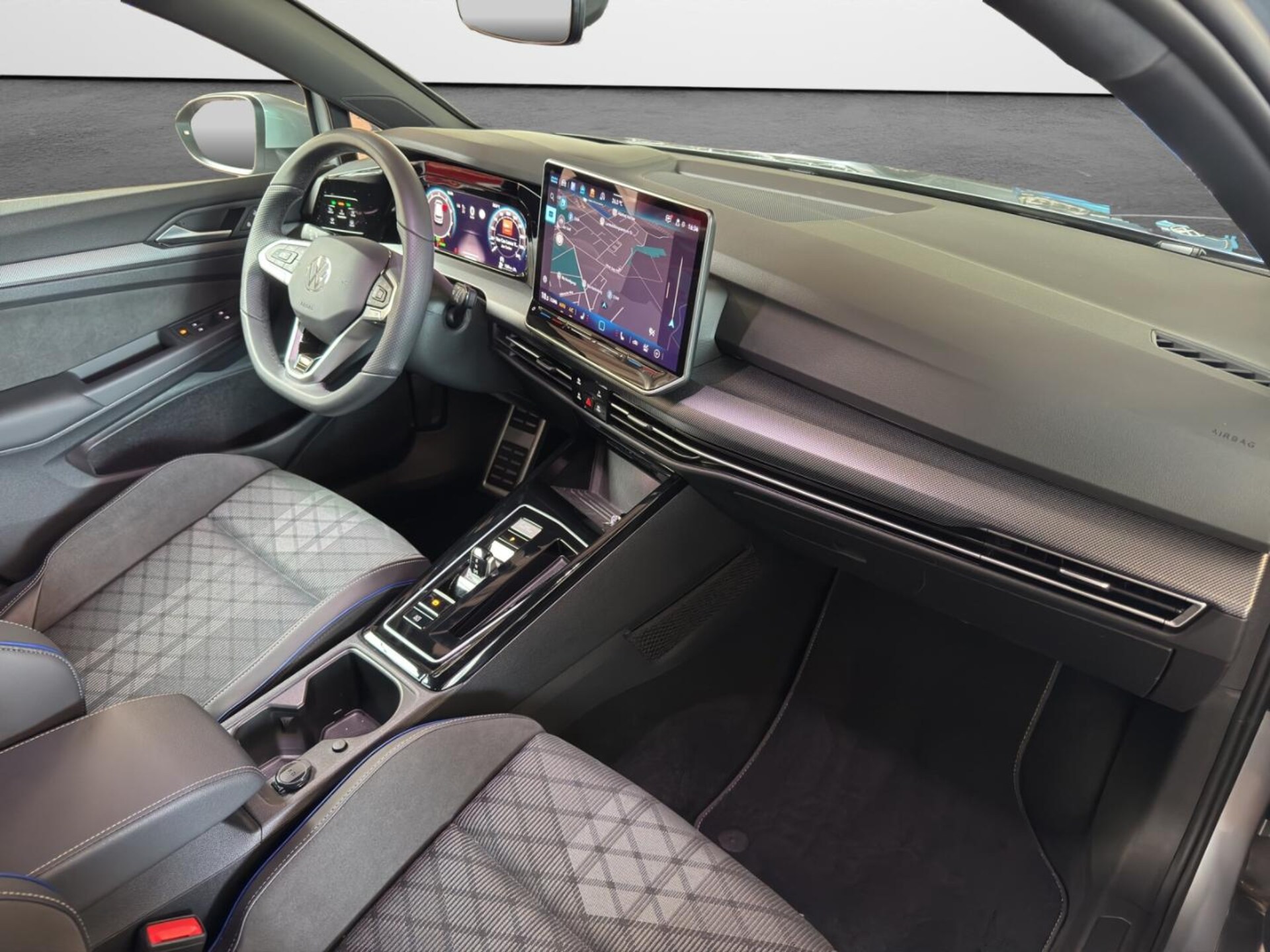 Volkswagen Golf R-Line