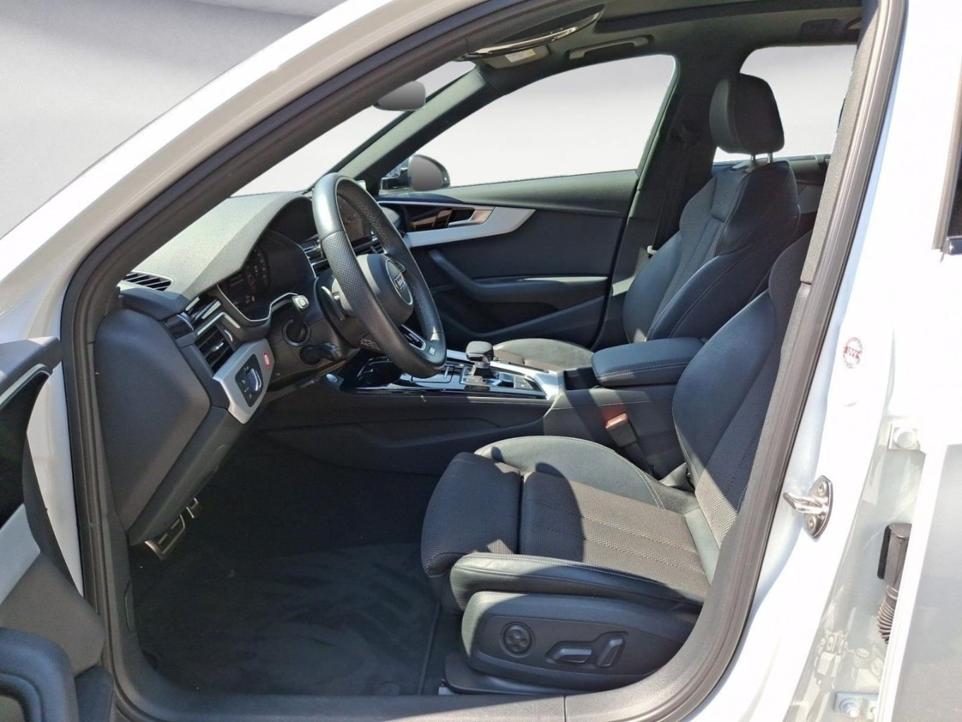 Audi A4 Avant S line