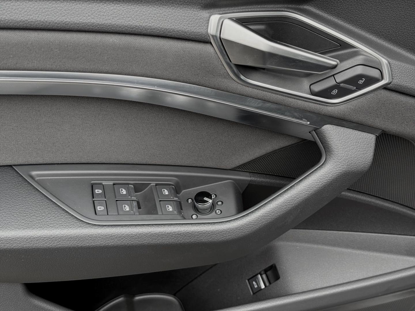 Image about Audi Q8 e-tron S line 50 e-tron quattro