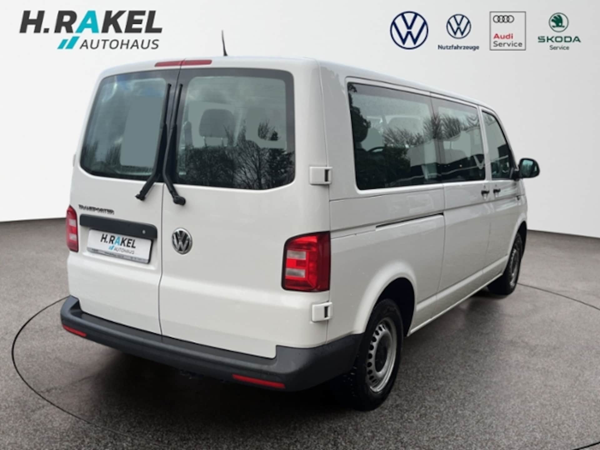 Volkswagen T6 Transporter Kombi langer Radstand