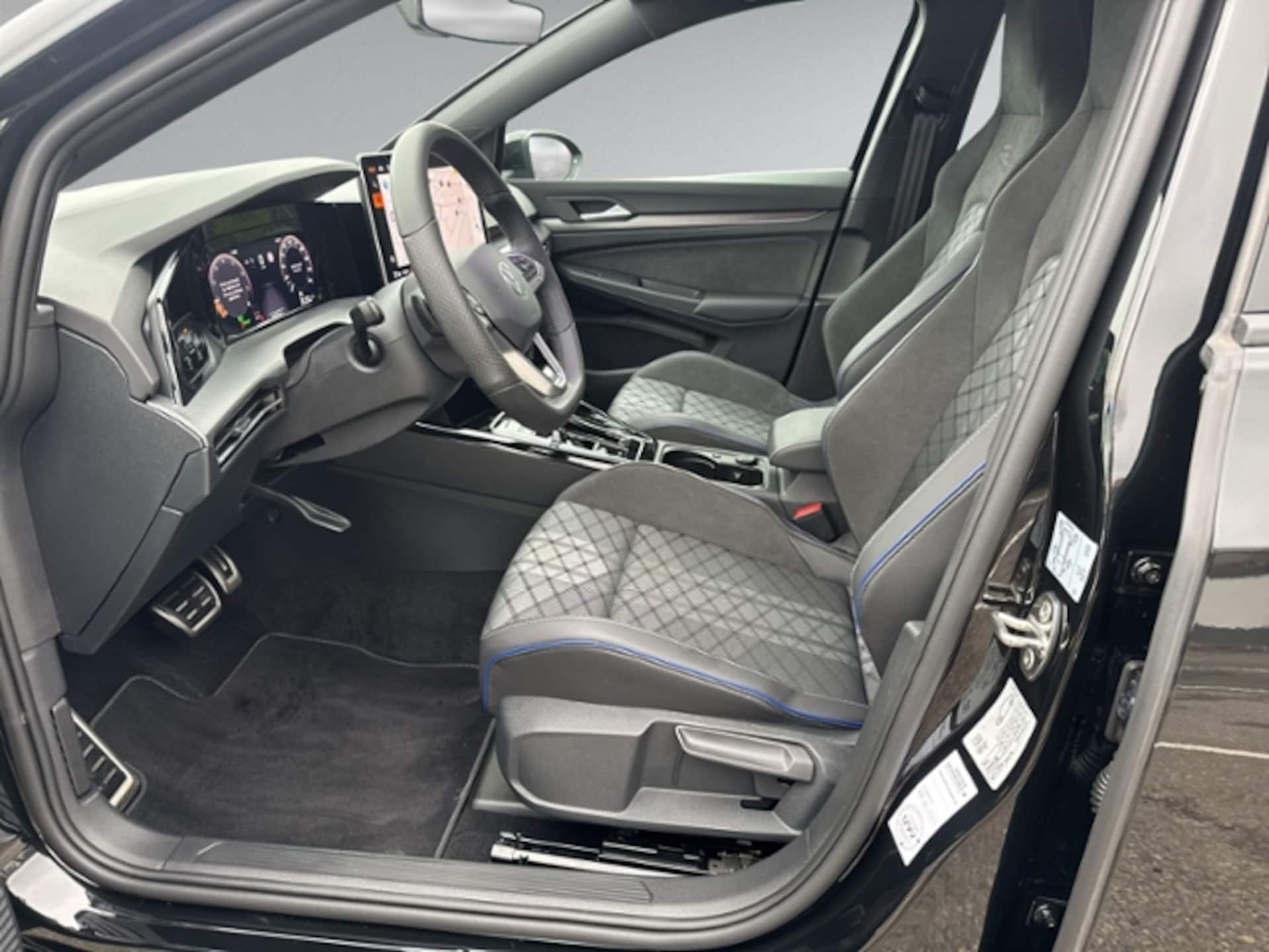 Volkswagen Golf R-Line