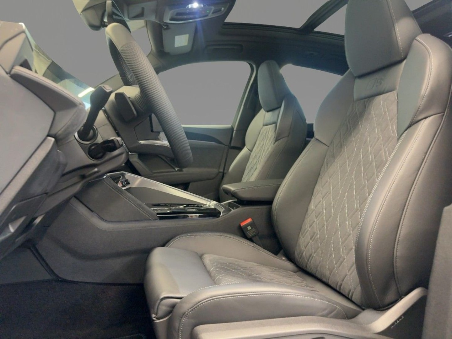 Bild über Audi Q5 Sportback TDI quattro 150 kW S tronic - für weitere Informationen kontaktieren Sie den Audi Partner