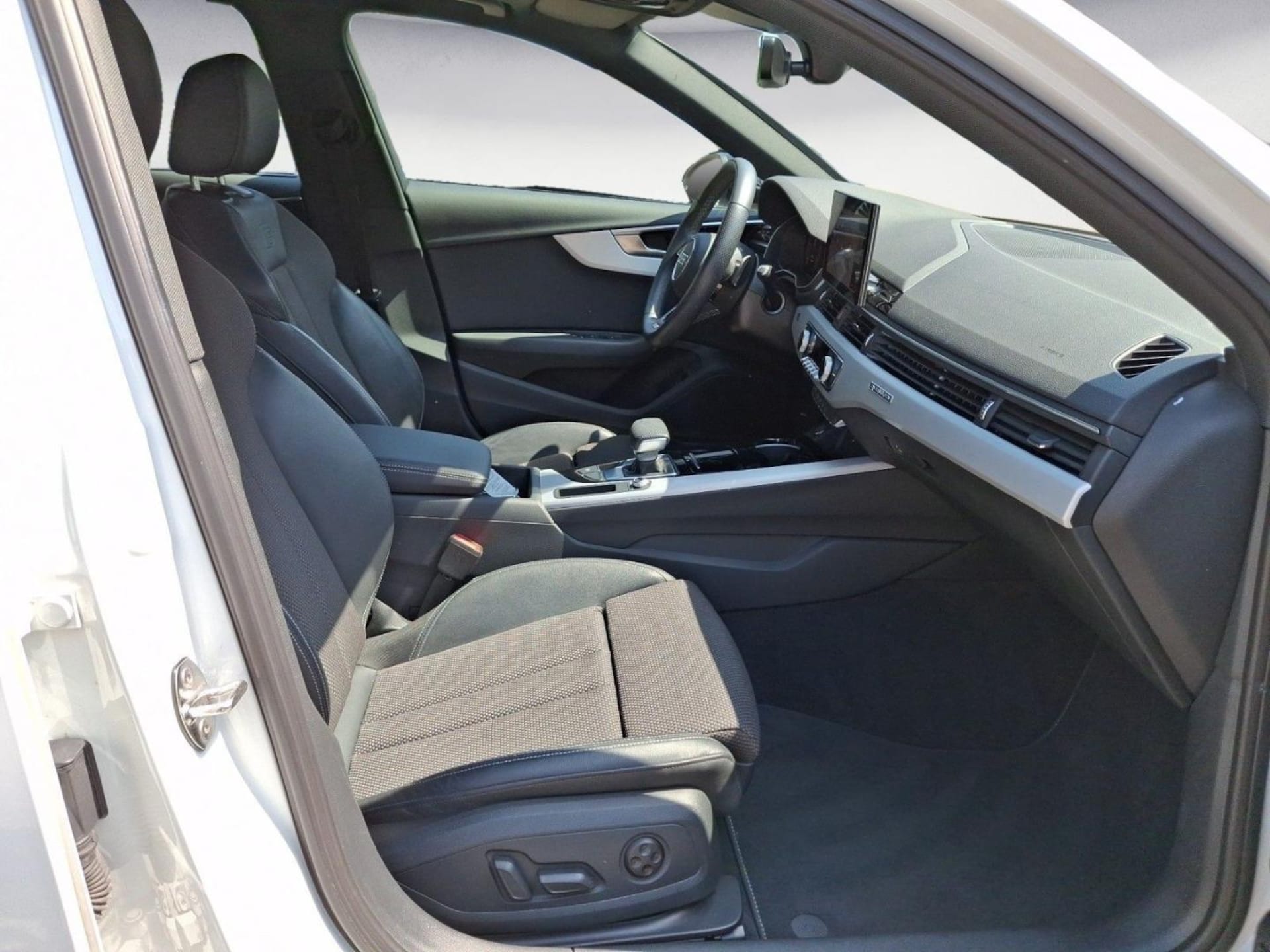Audi A4 Avant S line