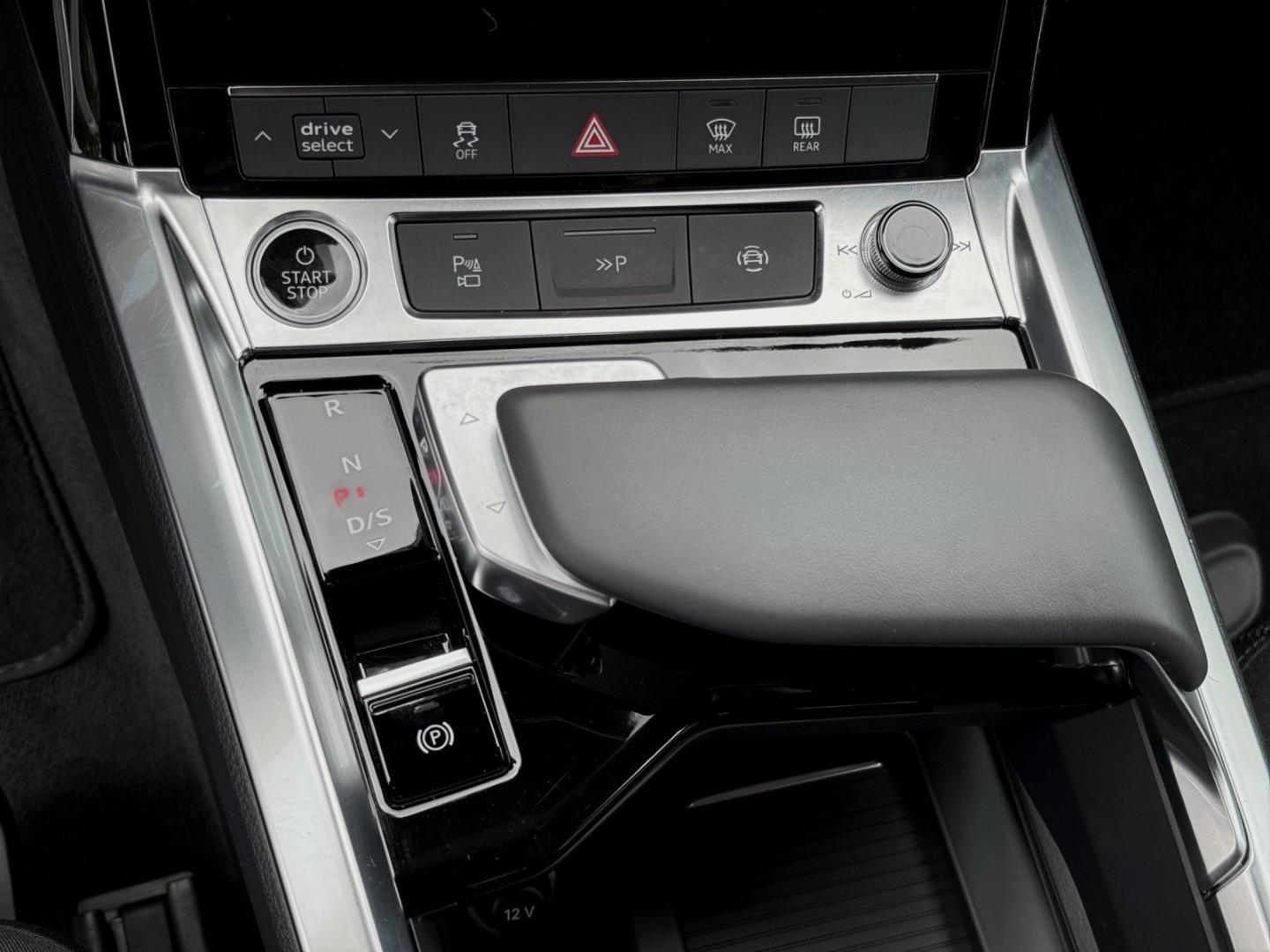 Image about Audi Q8 e-tron S line 50 e-tron quattro