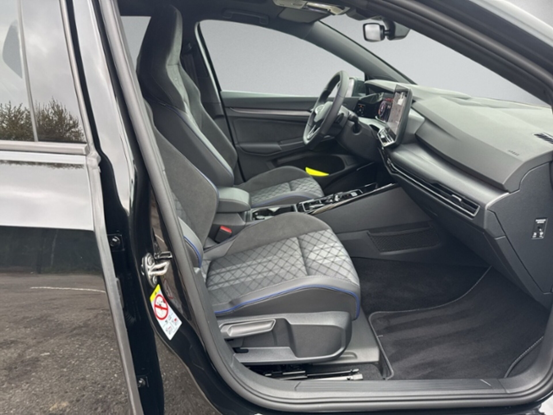 Volkswagen Golf R-Line