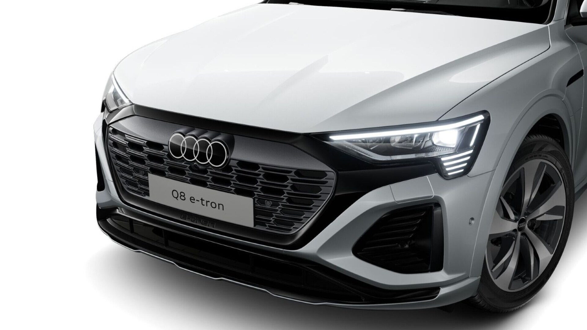 Audi Q8 e-tron S line