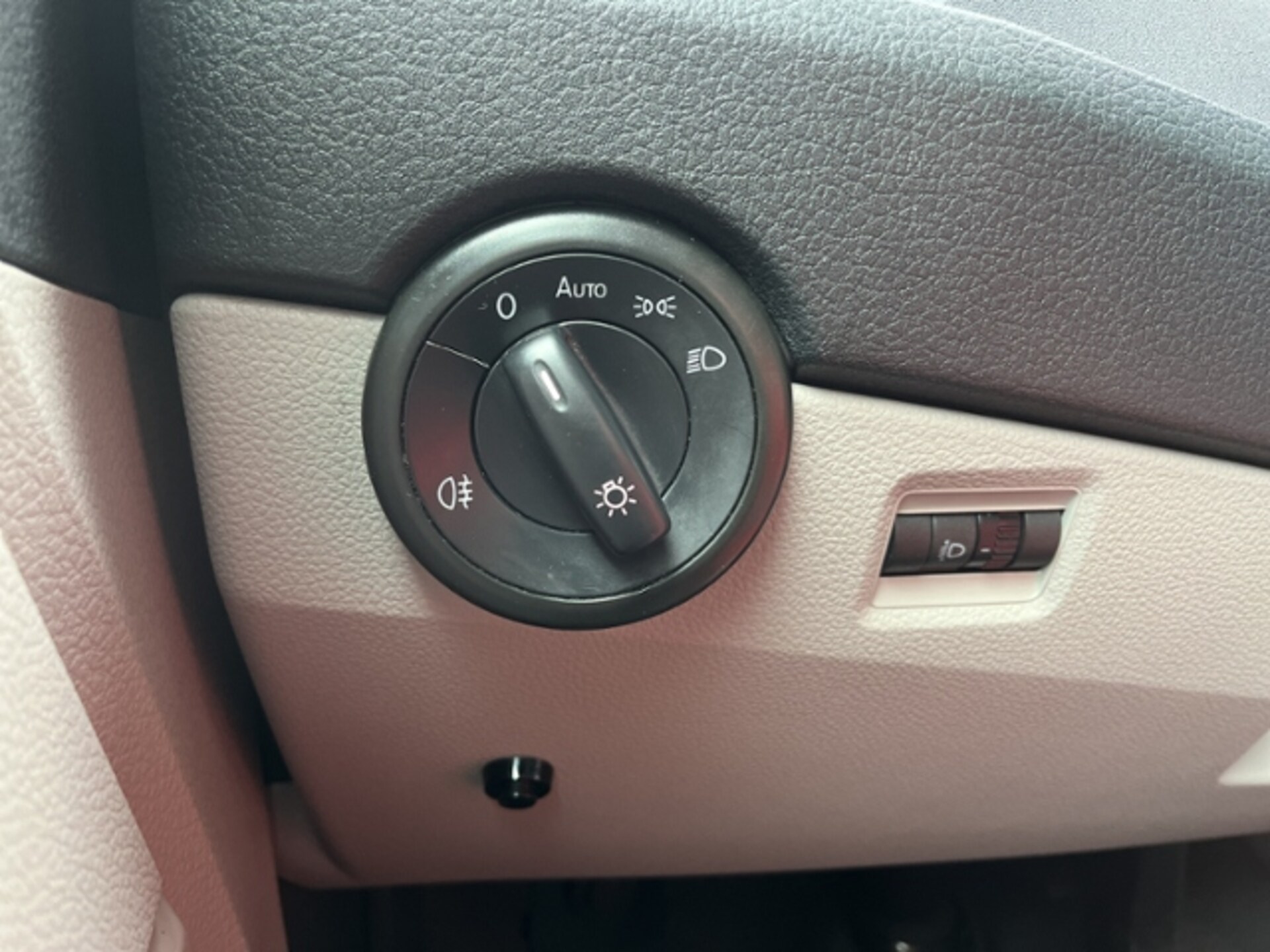 Volkswagen T6 Transporter Kombi langer Radstand