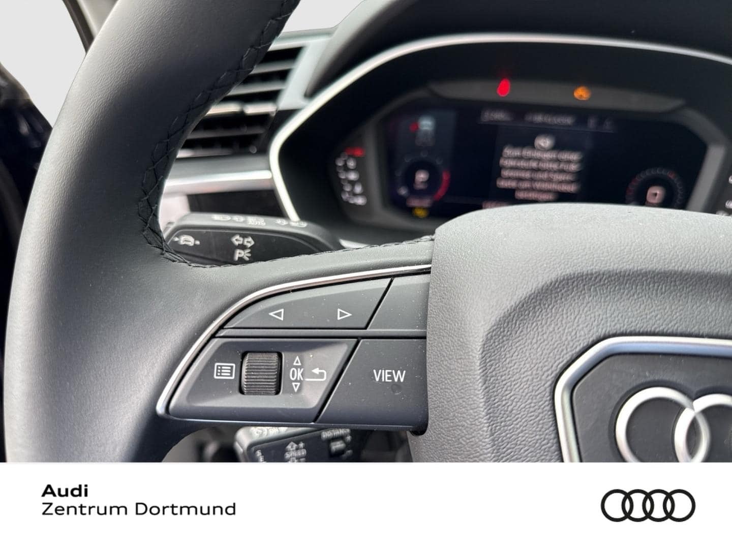 Bild über Audi Q3 TDI quattro 142 kW S tronic - für weitere Informationen kontaktieren Sie den Audi Partner