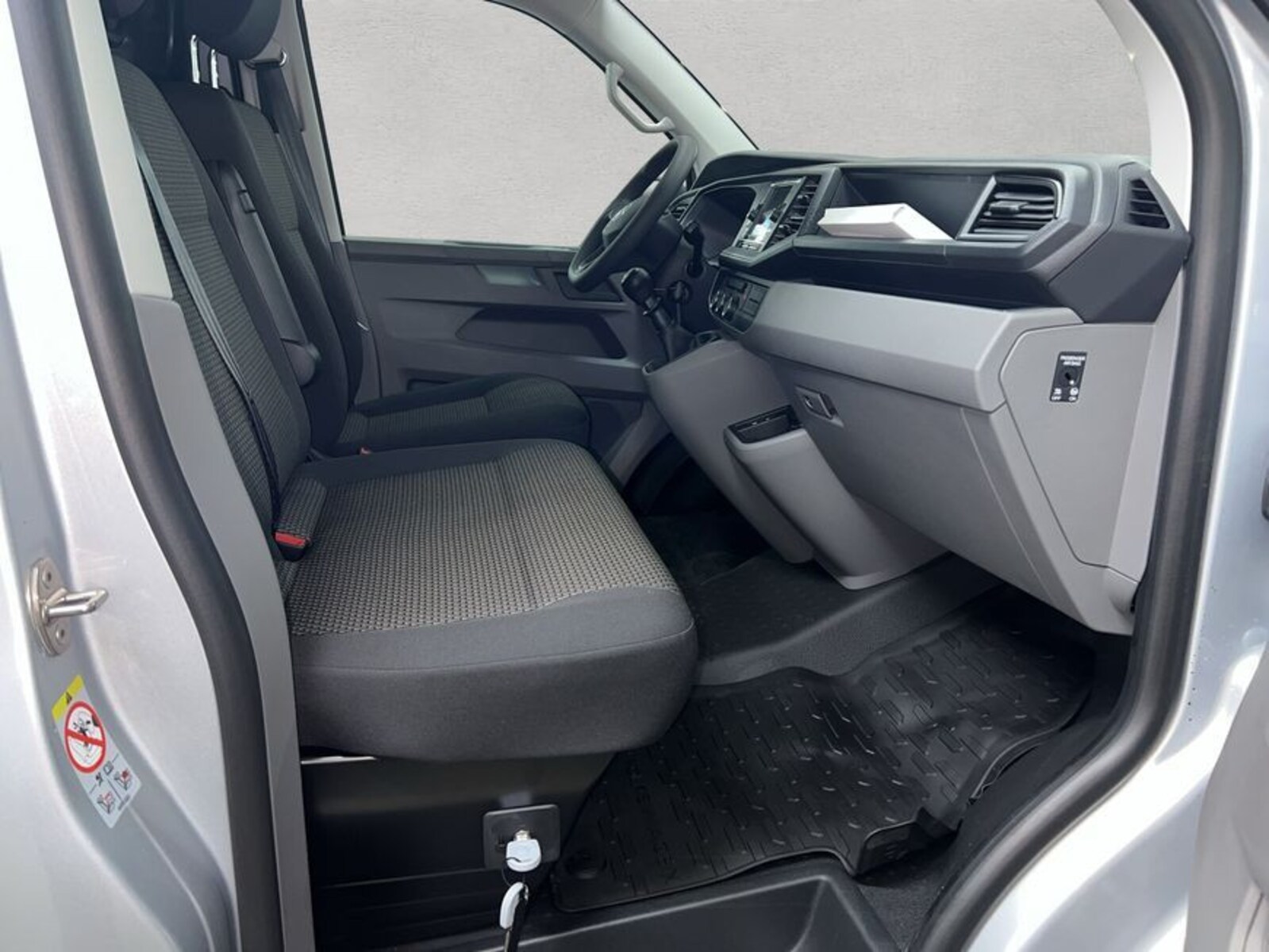 Volkswagen T6.1 Transporter Kasten kurzer Radstand – Bild 19