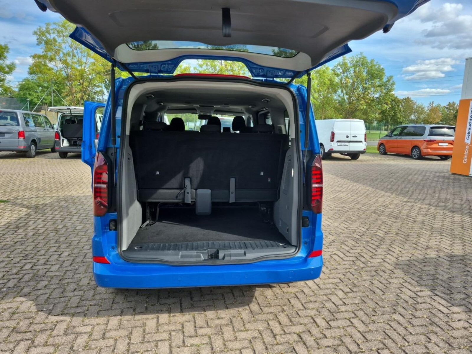 Volkswagen Caravelle – Bild 12