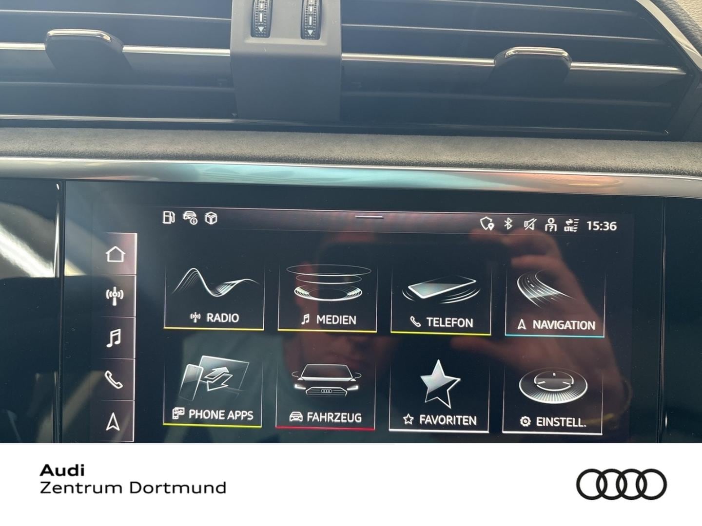 Bild über Audi Q3 TFSI quattro 180 kW S tronic - für weitere Informationen kontaktieren Sie den Audi Partner