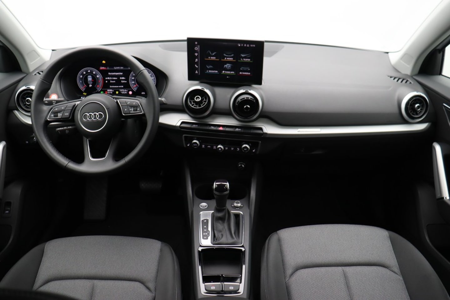 Bild über Audi Q2 S line 35 TFSI S tronic - für weitere Informationen kontaktieren Sie den Audi Partner