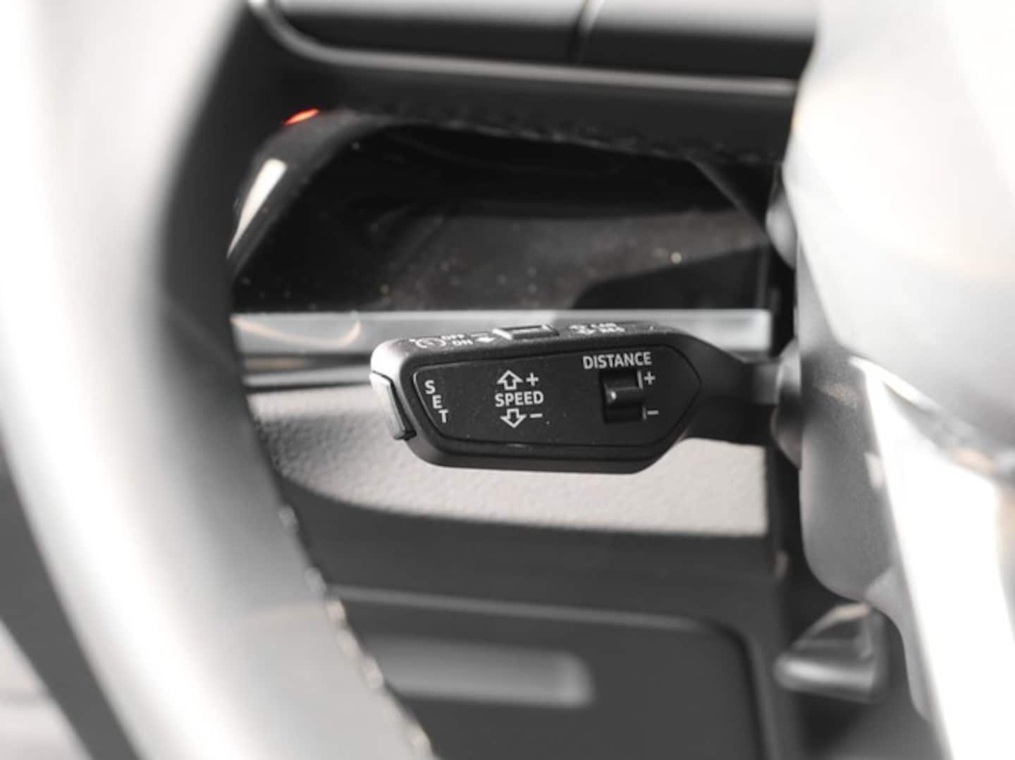 Bild über Audi Q3 TDI 110 kW S tronic - für weitere Informationen kontaktieren Sie den Audi Partner