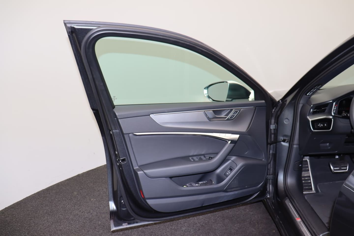 Bild über Audi S6 Avant TDI quattro tiptronic - für weitere Informationen kontaktieren Sie den Audi Partner