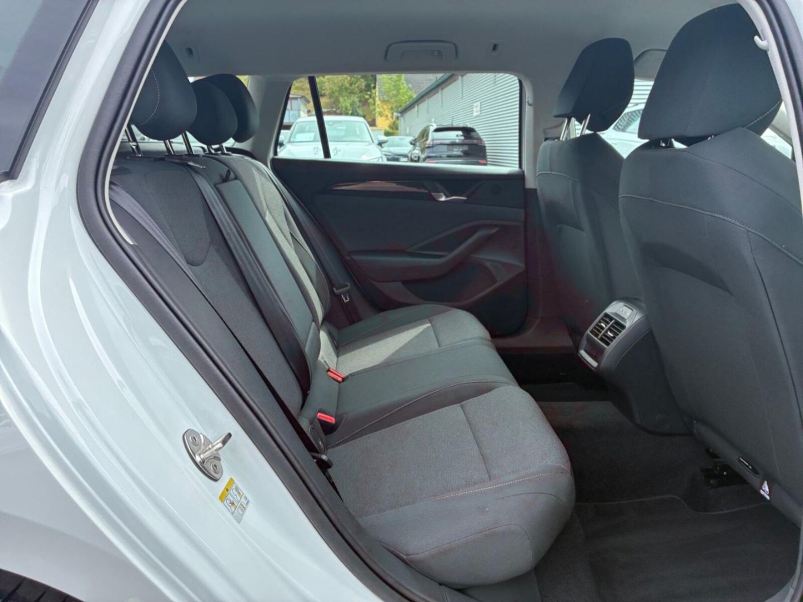 Volkswagen Passat – Bild 16