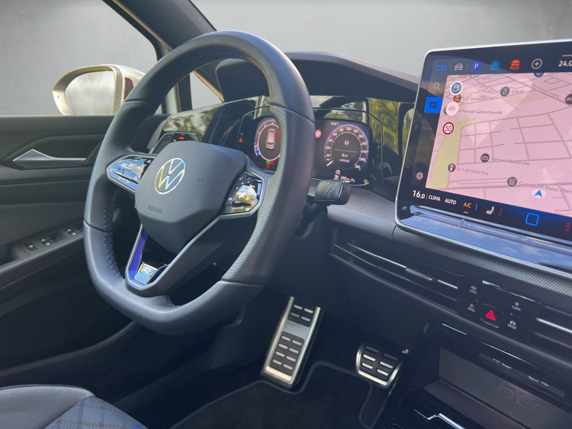 Volkswagen Golf R