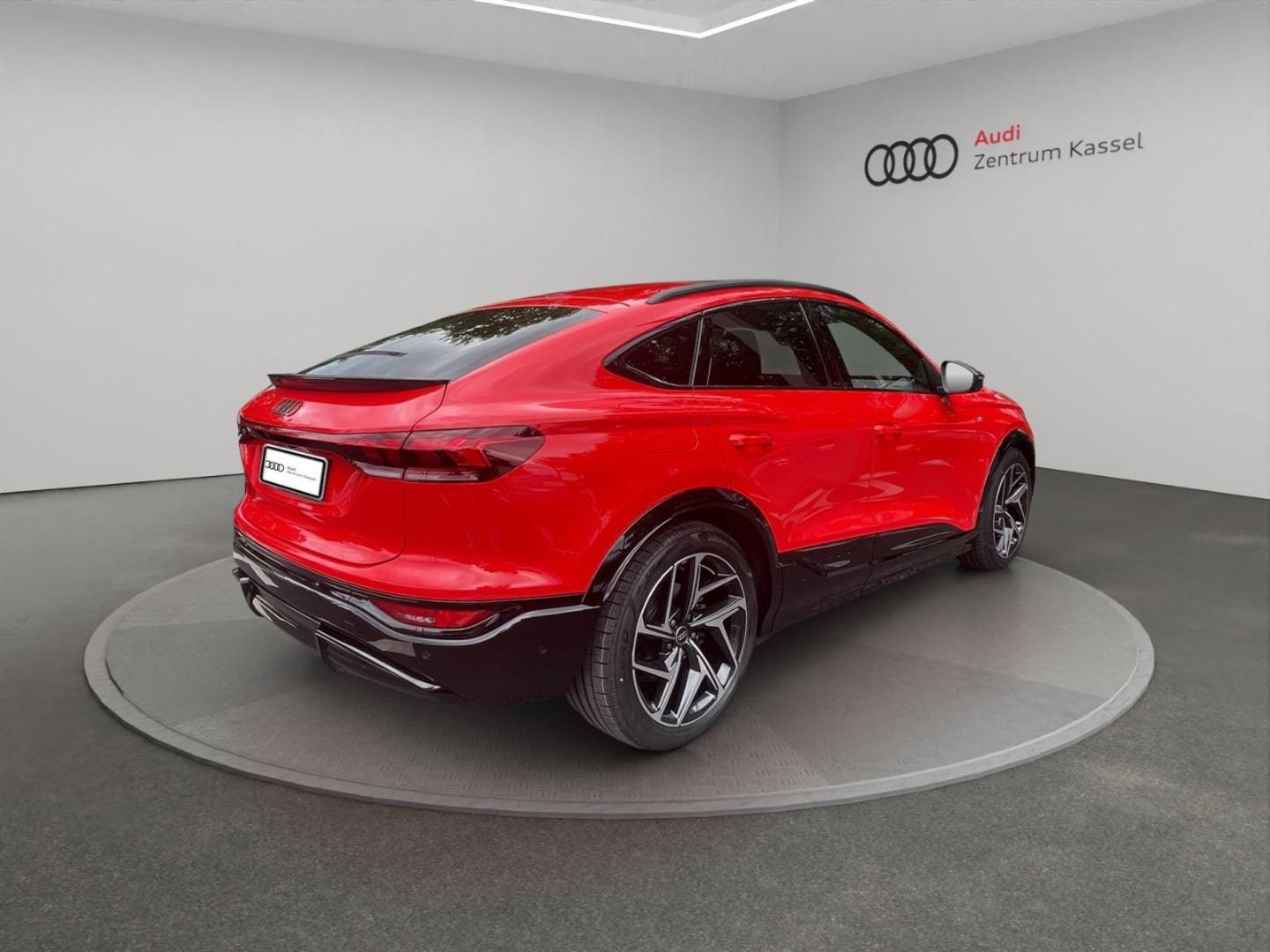 Bild über Audi Q6 Sportback e-tron e-tron performance - für weitere Informationen kontaktieren Sie den Audi Partner