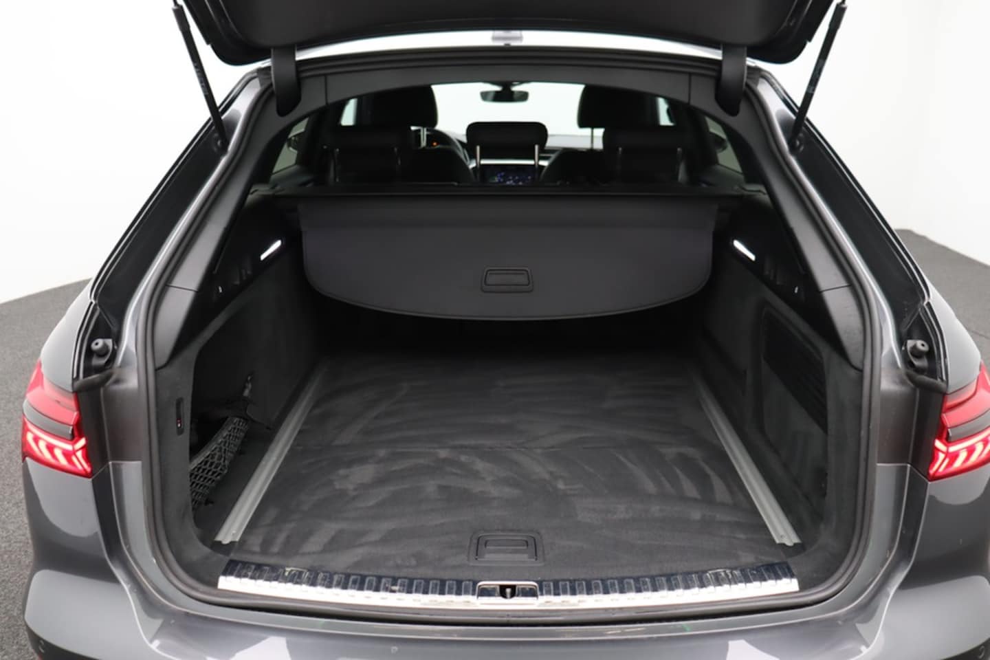 Bild über Audi S6 Avant TDI quattro tiptronic - für weitere Informationen kontaktieren Sie den Audi Partner