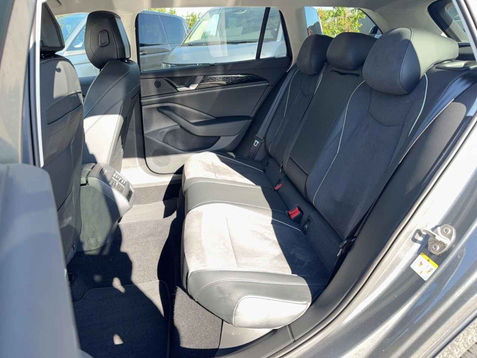 Volkswagen Passat – Bild 14