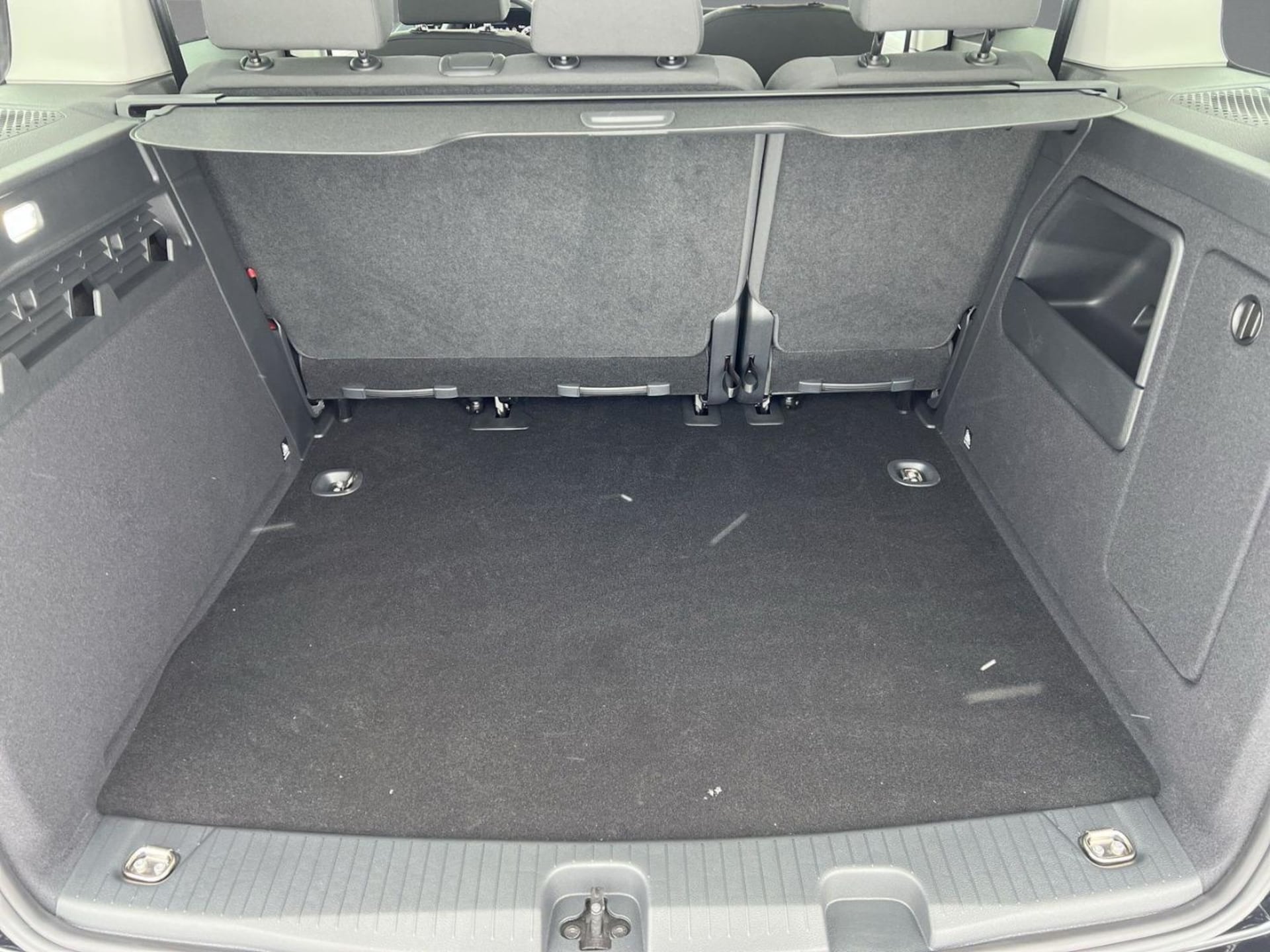 Volkswagen Caddy Basis-Modell