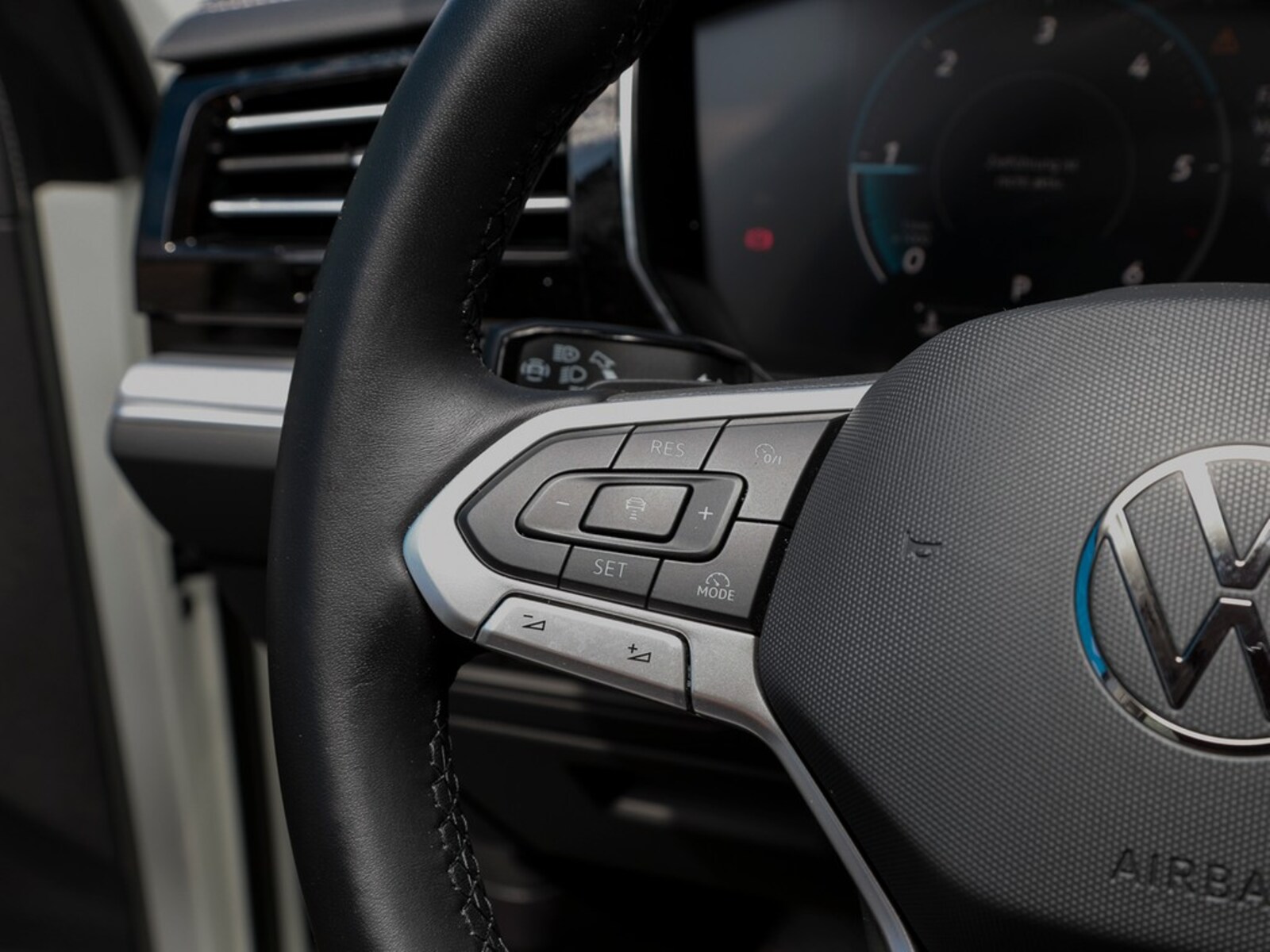 Volkswagen Touareg – Bild 17