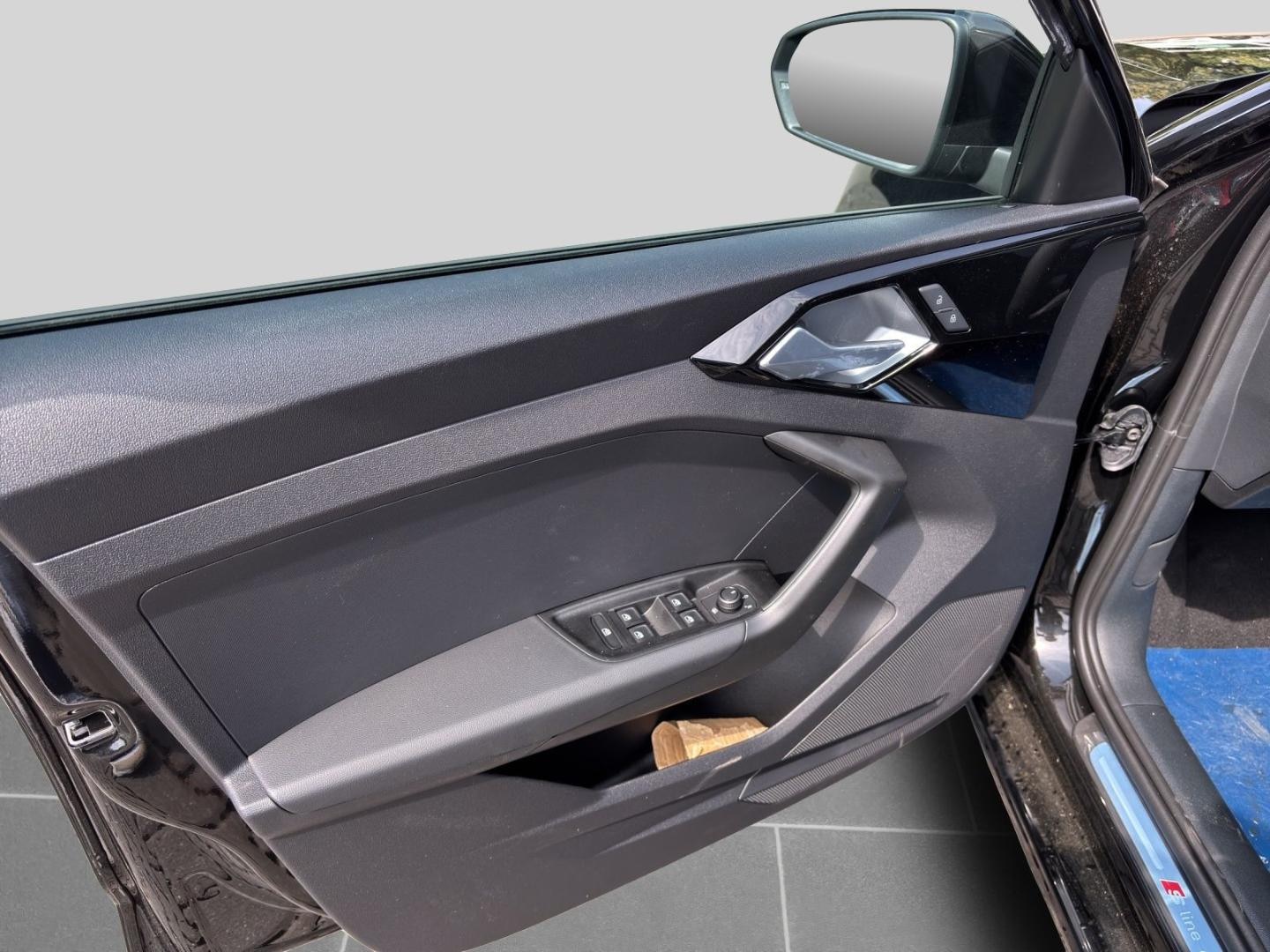 Bild über Audi A1 Sportback 25 TFSI S tronic - für weitere Informationen kontaktieren Sie den Audi Partner