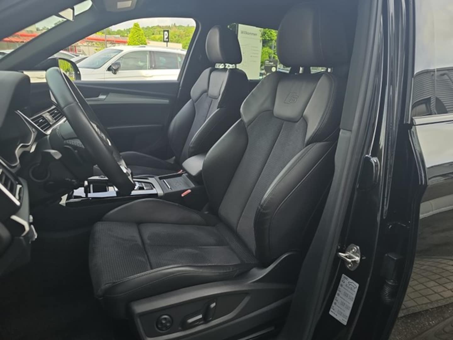 Bild über Audi SQ5 TDI tiptronic - für weitere Informationen kontaktieren Sie den Audi Partner