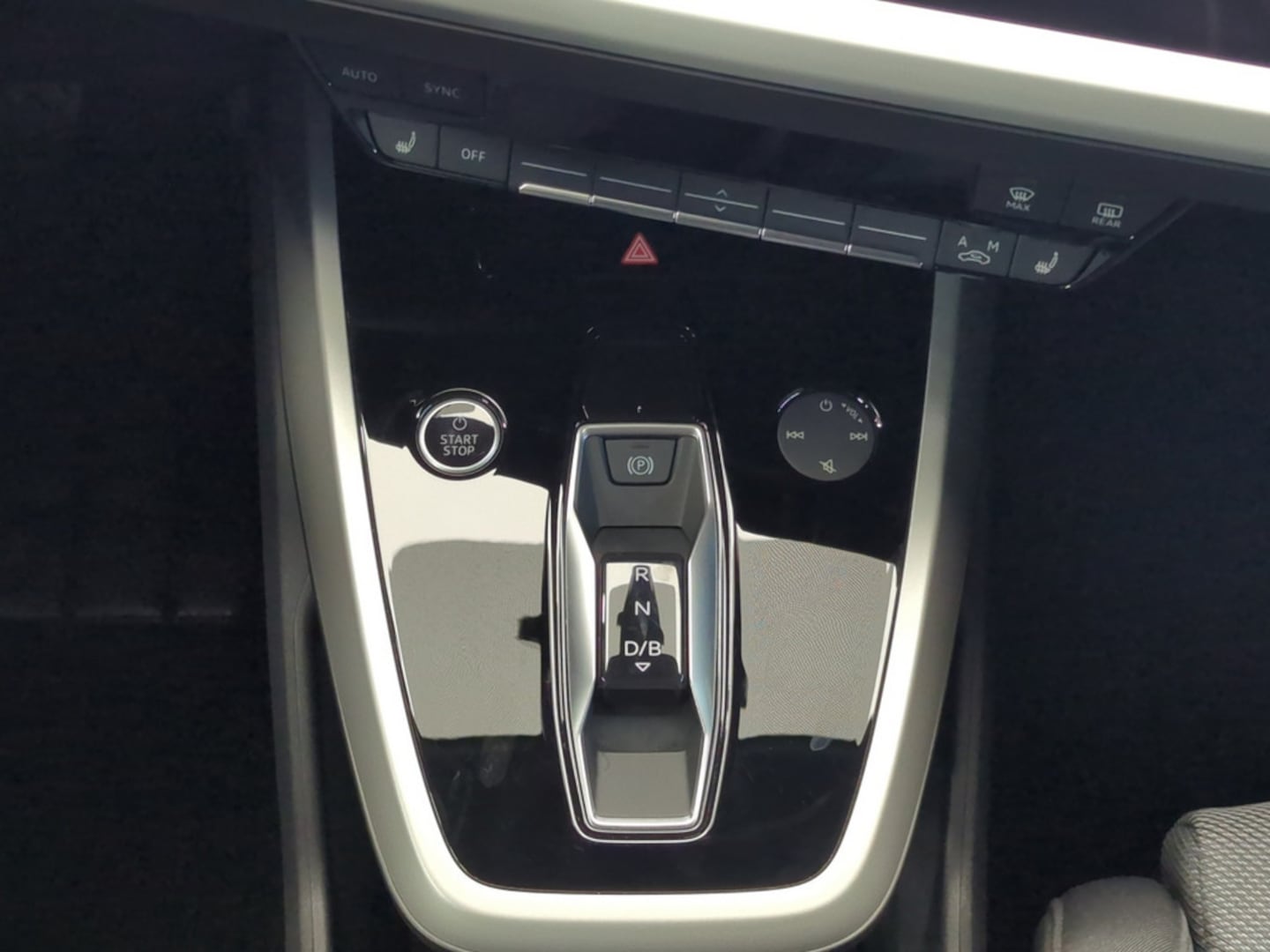 Bild über Audi Q4 e-tron 45 e-tron - für weitere Informationen kontaktieren Sie den Audi Partner