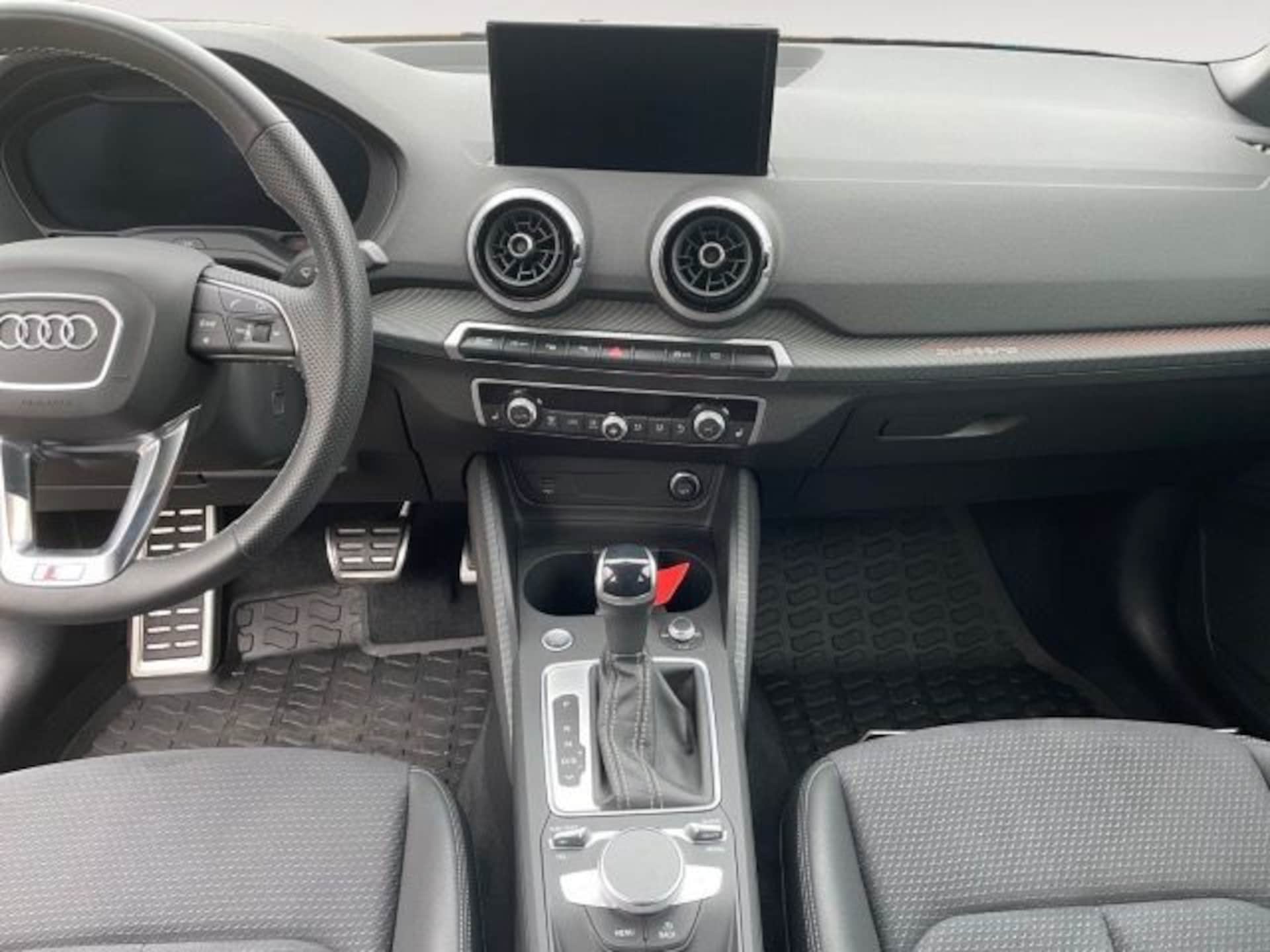 Audi Q2 S line