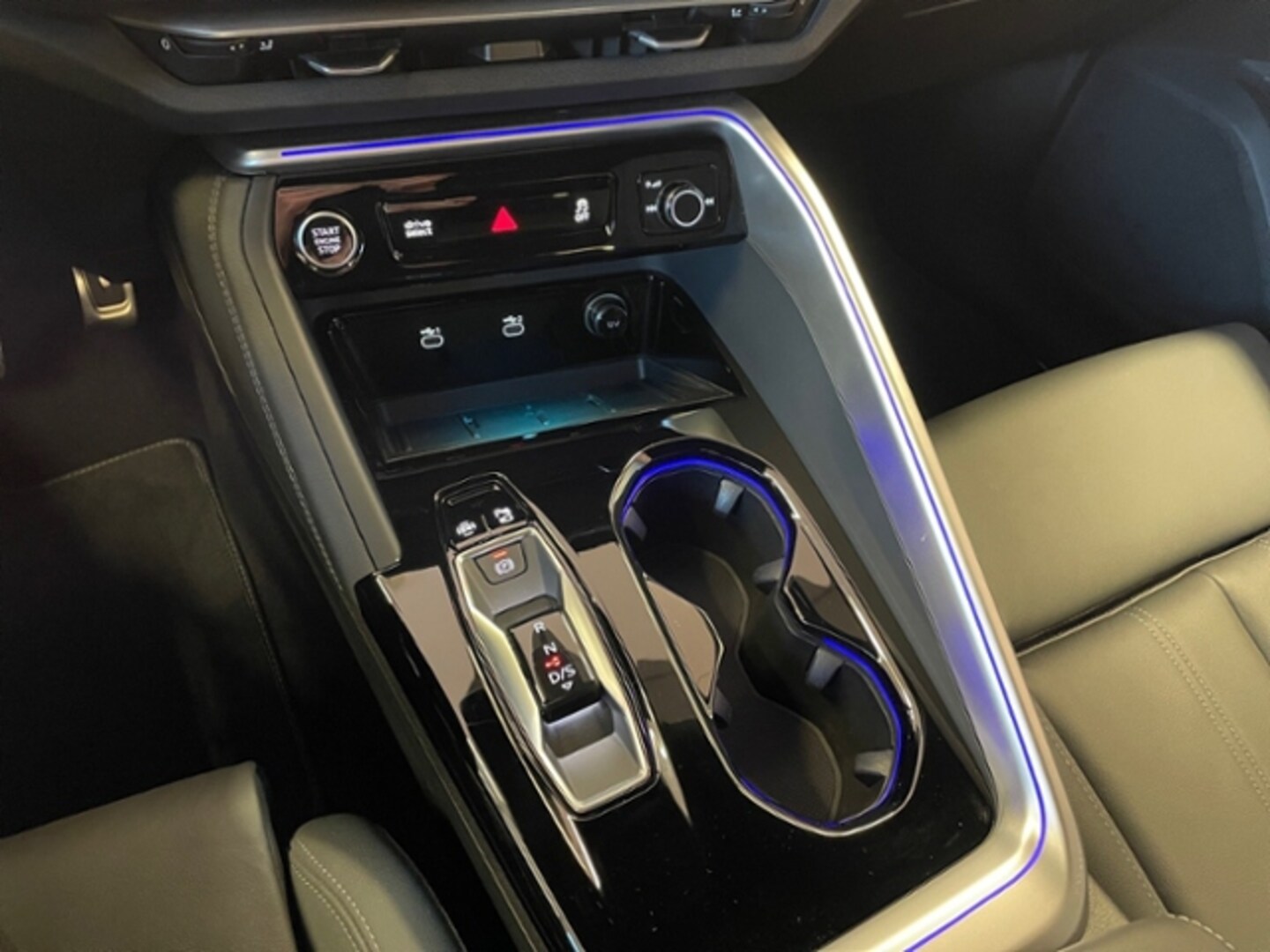 Bild über Audi Q5 SUV TDI quattro 150 kW S tronic - für weitere Informationen kontaktieren Sie den Audi Partner
