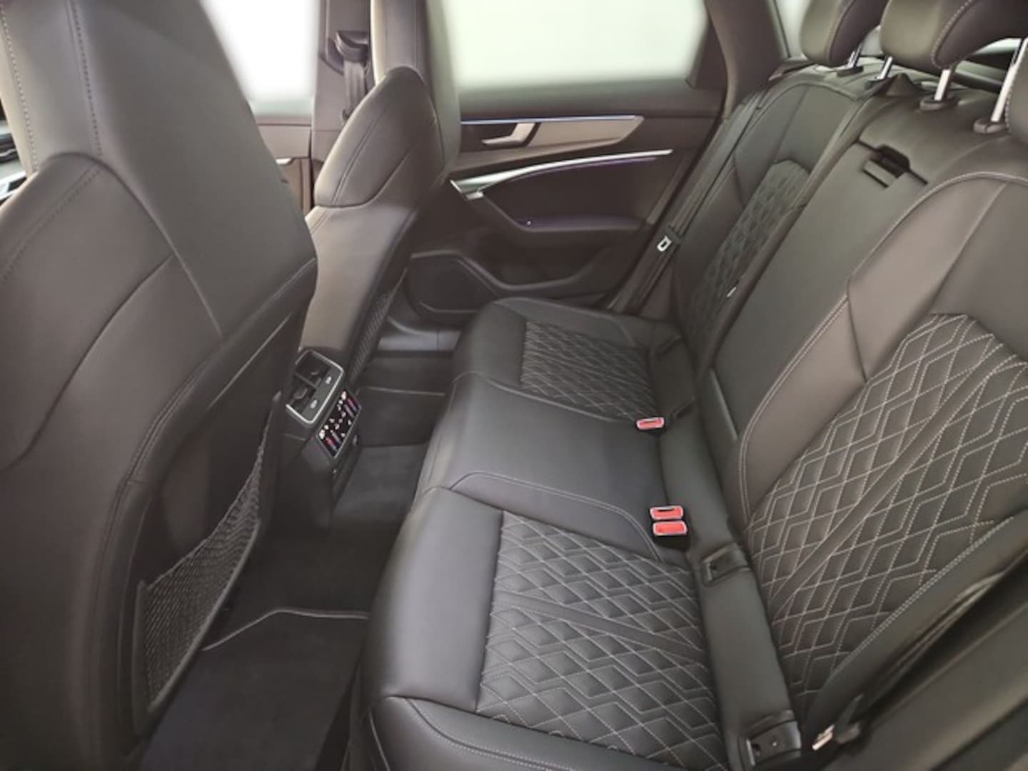 Bild über Audi S6 Avant TDI quattro tiptronic - für weitere Informationen kontaktieren Sie den Audi Partner
