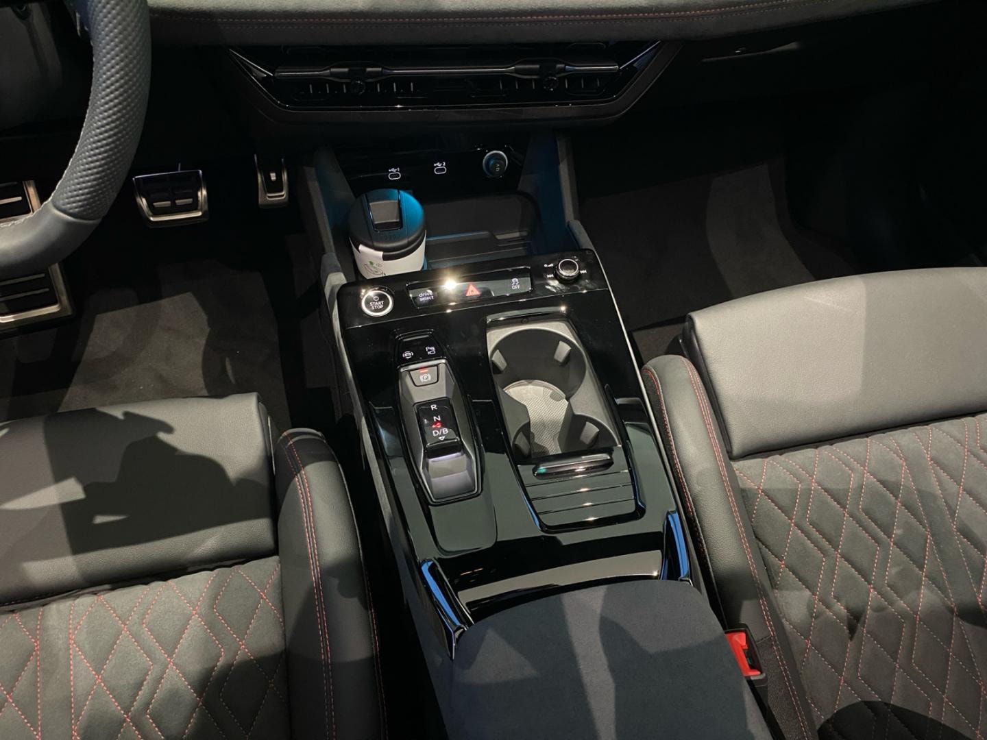 Bild über Audi Q6 SUV e-tron S line business e-tron performance 225 kW - für weitere Informationen kontaktieren Sie den Audi Partner