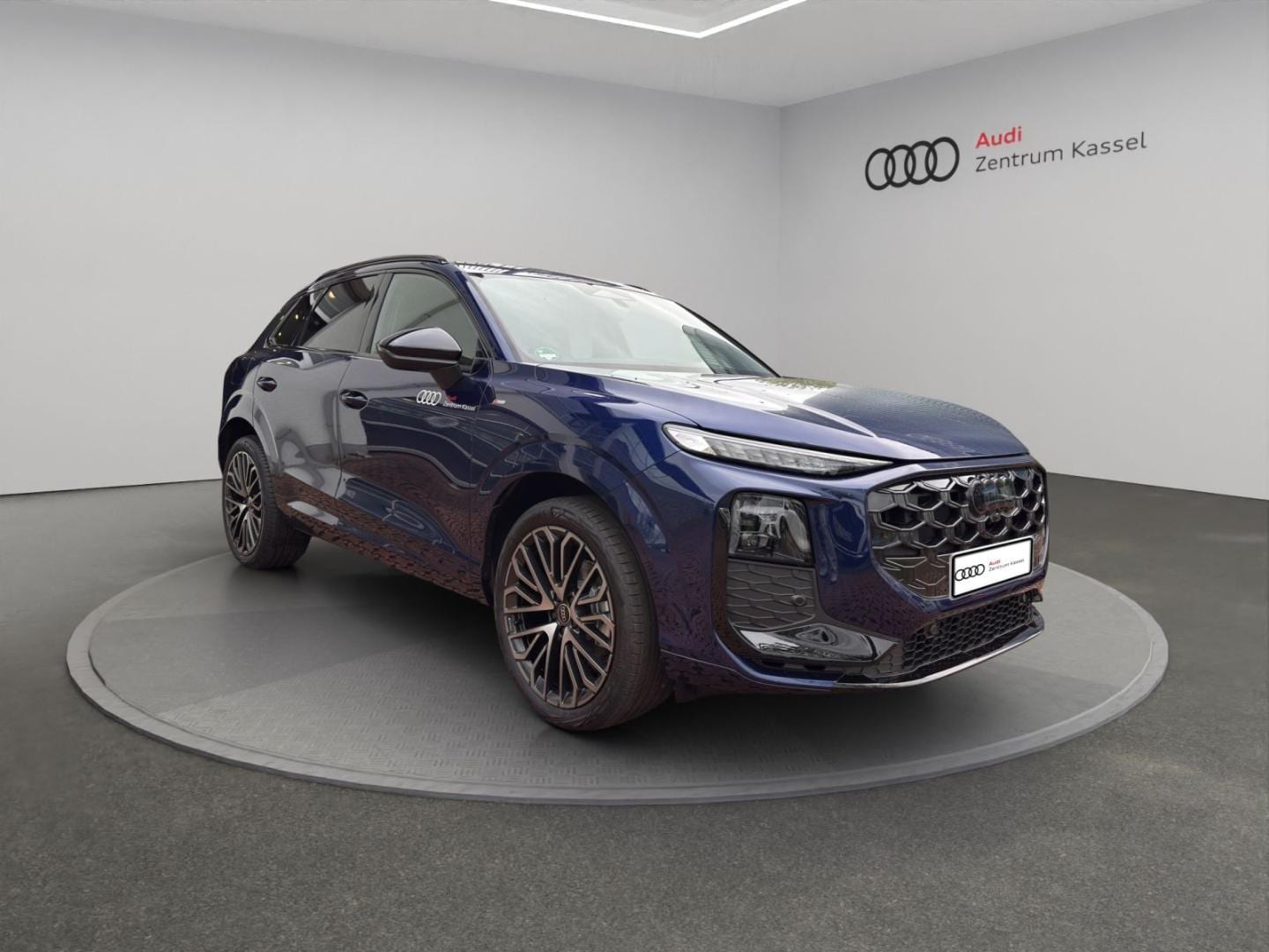 Bild über Audi Q3 SUV TFSI 110 kW S tronic - für weitere Informationen kontaktieren Sie den Audi Partner