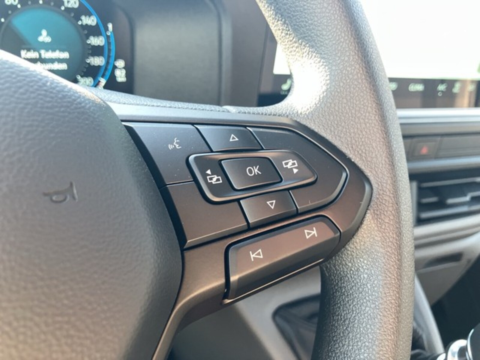 Volkswagen Transporter Kombi langer Radstand – Bild 18