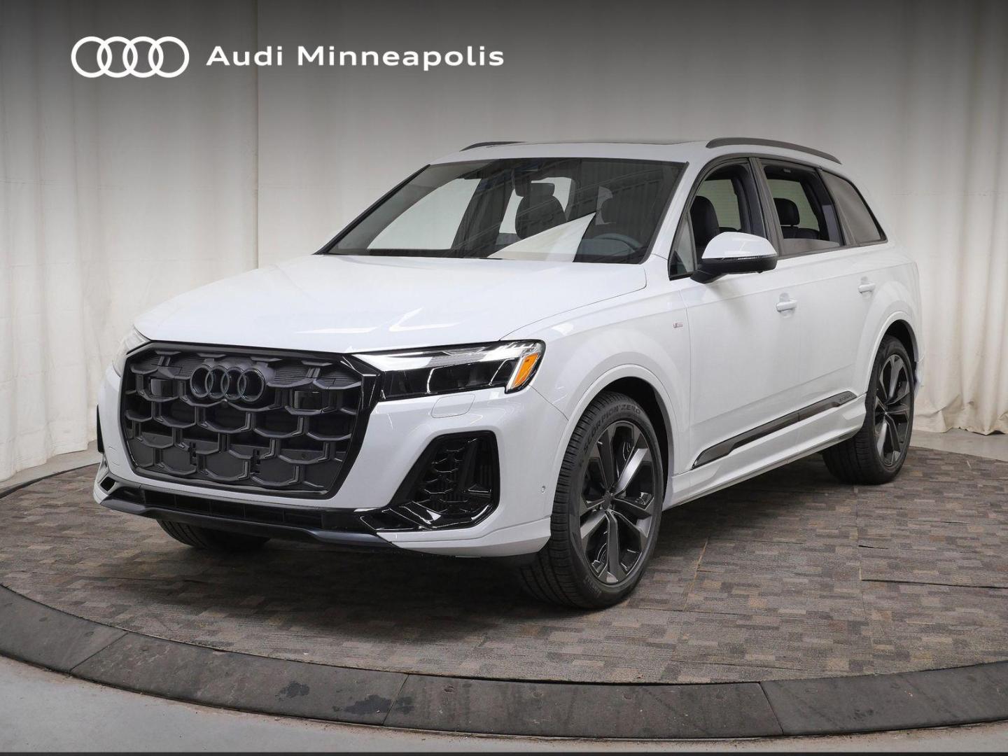 2026 Audi Q7 55 S Line Premium Plus quattro Tiptronic's photo