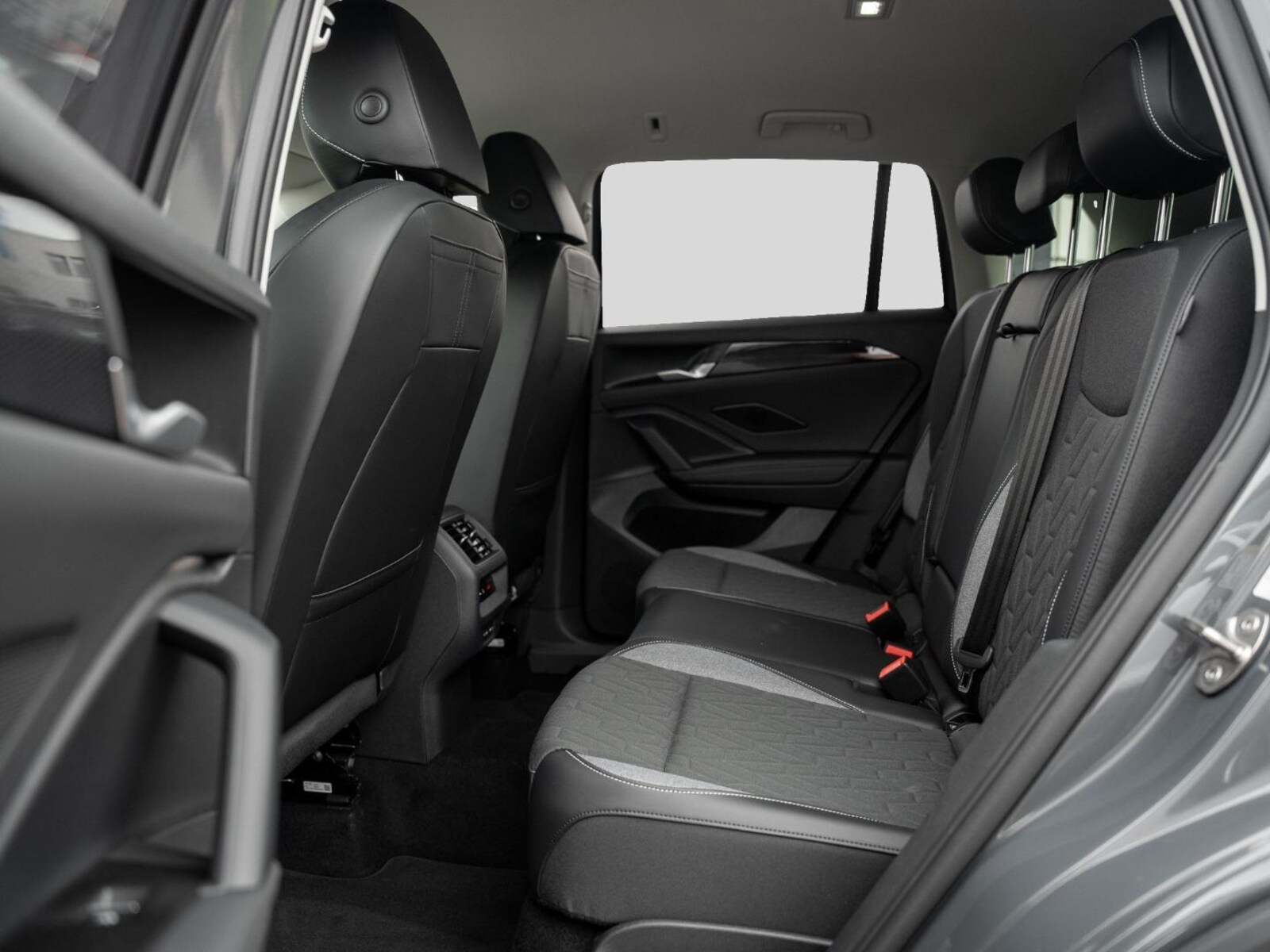 Volkswagen Tiguan – Bild 8