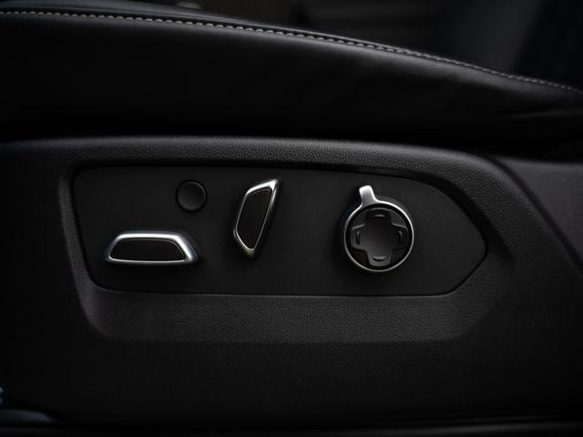2023 Cadillac Escalade V-Series - Photo 21